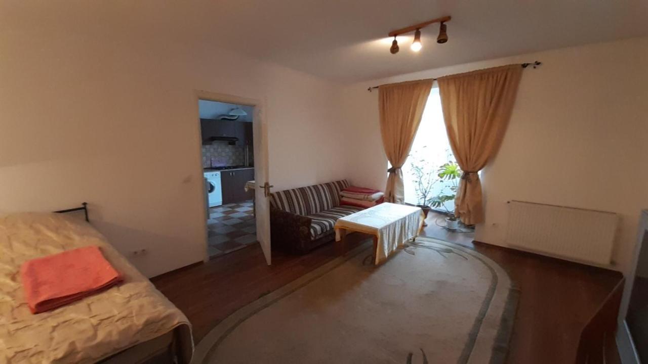 Apartment Na Saharova Iwano-Frankiwsk Zewnętrze zdjęcie